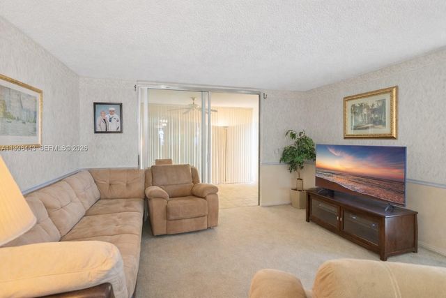 7640 NW 18th St 104, Margate, FL 33063