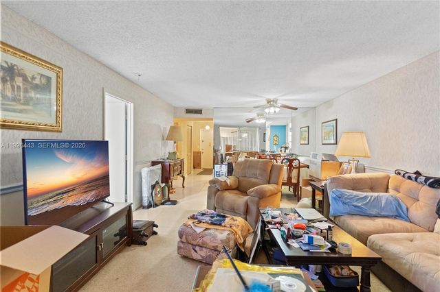 7640 NW 18th St 104, Margate, FL 33063