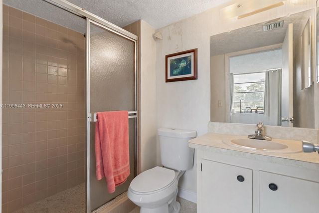 7640 NW 18th St 104, Margate, FL 33063