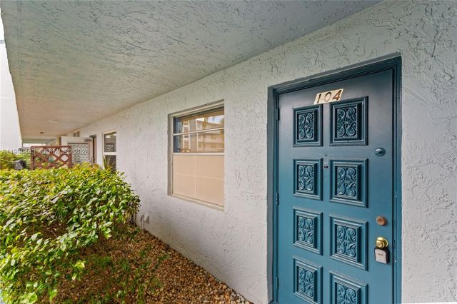 7640 NW 18th St 104, Margate, FL 33063