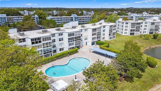 7640 NW 18th St 104, Margate, FL 33063