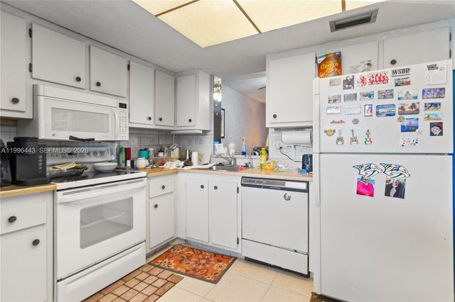 7640 NW 18th St 104, Margate, FL 33063