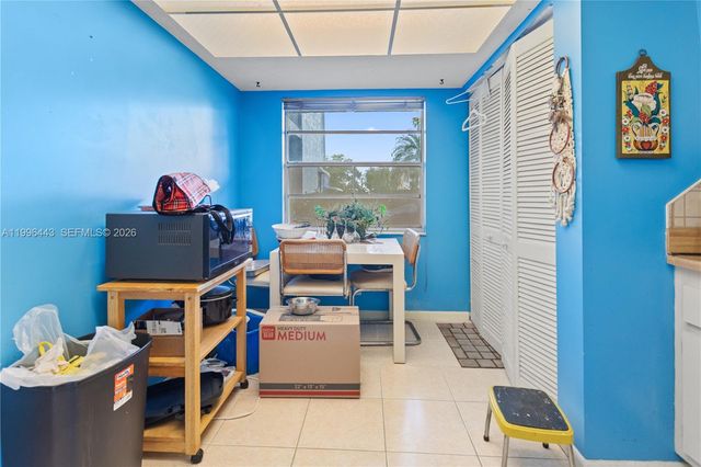 7640 NW 18th St 104, Margate, FL 33063