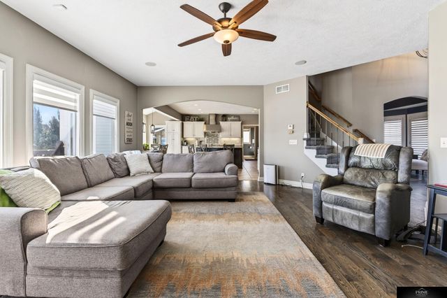 19307 Sahler Street, Elkhorn, NE 68022