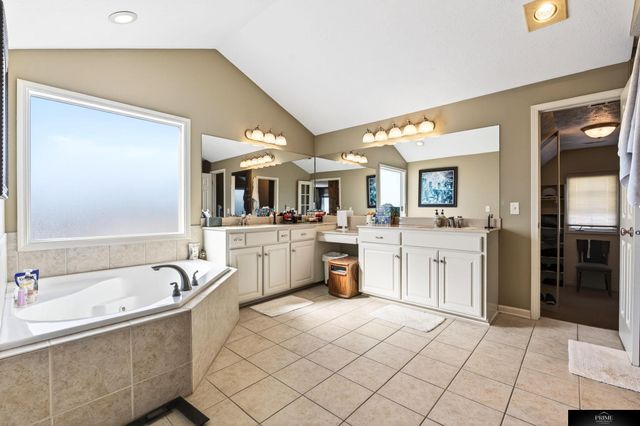 19307 Sahler Street, Elkhorn, NE 68022