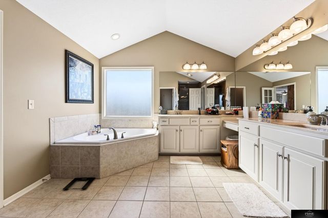 19307 Sahler Street, Elkhorn, NE 68022