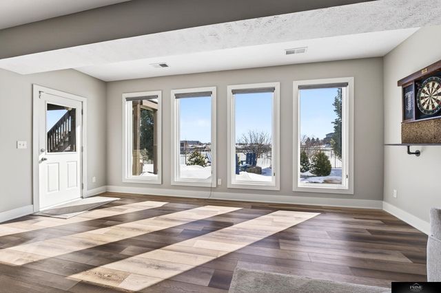 19307 Sahler Street, Elkhorn, NE 68022