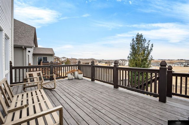 19307 Sahler Street, Elkhorn, NE 68022