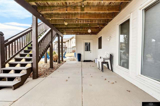 19307 Sahler Street, Elkhorn, NE 68022