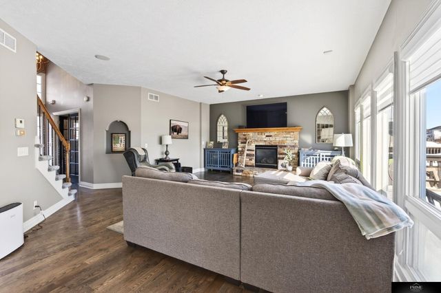 19307 Sahler Street, Elkhorn, NE 68022