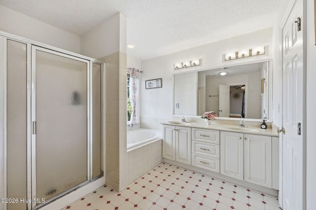 4003 Treetops Circle, Winterville, NC 28590