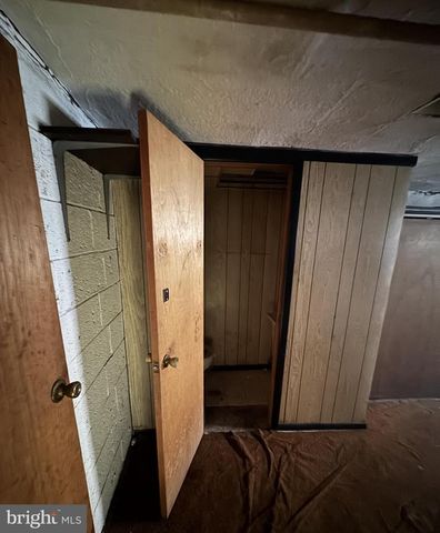 6048 AGUSTA ST, Philadelphia, PA 19149