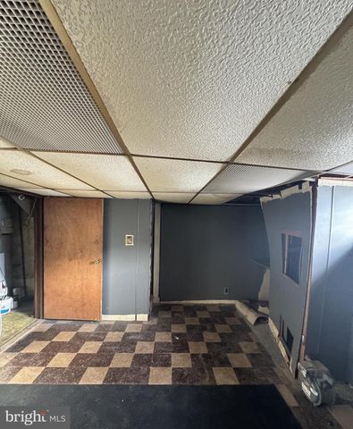 6048 AGUSTA ST, Philadelphia, PA 19149