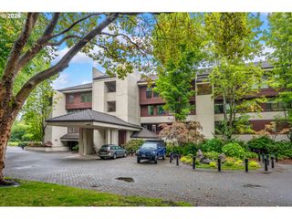 5250 S LANDING SQUARE Dr A4, Portland, OR 97239