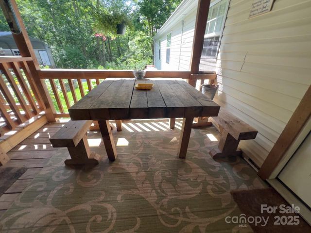 800 Turkey Pen Gap Road, Horse Shoe, NC 28742