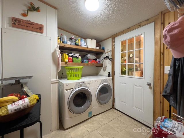 800 Turkey Pen Gap Road, Horse Shoe, NC 28742