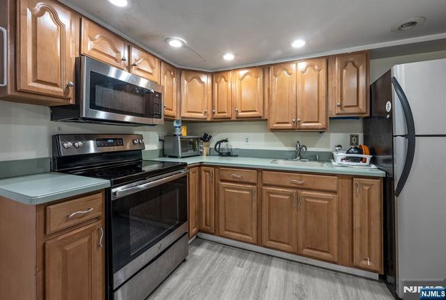 1150 Margaret Street, Teaneck, NJ 07666