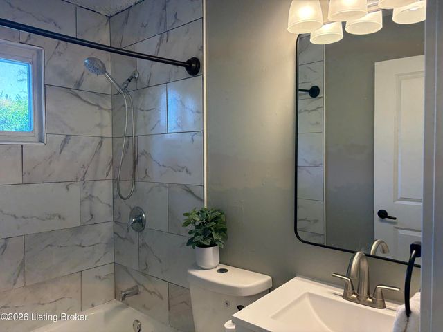 9902 Michaele Ln, Jeffersontown, KY 40299