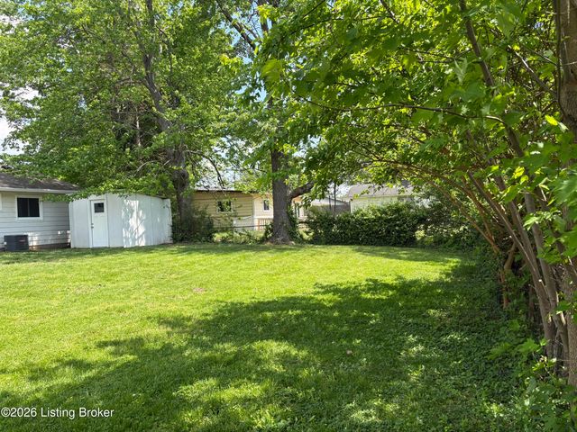 9902 Michaele Ln, Jeffersontown, KY 40299