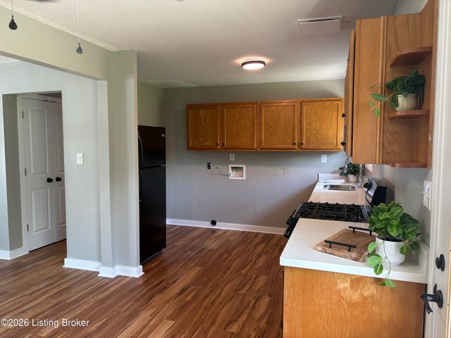 9902 Michaele Ln, Jeffersontown, KY 40299