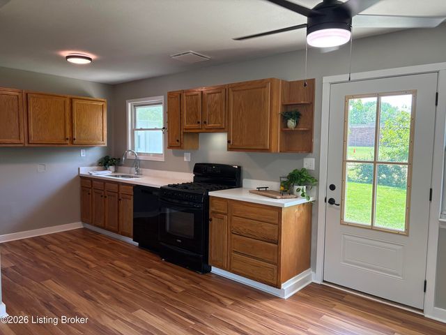 9902 Michaele Ln, Jeffersontown, KY 40299