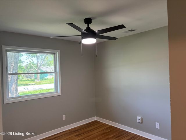 9902 Michaele Ln, Jeffersontown, KY 40299