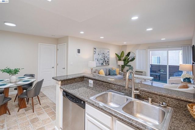 480 Dempsey Rd 283, Milpitas, CA 95035