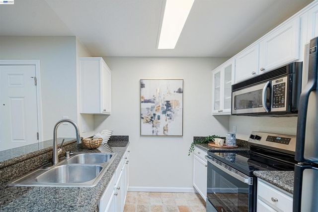 480 Dempsey Rd 283, Milpitas, CA 95035