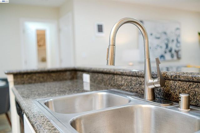 480 Dempsey Rd 283, Milpitas, CA 95035