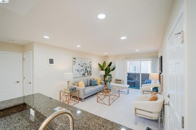 480 Dempsey Rd 283, Milpitas, CA 95035