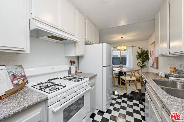 3325 Bagley Avenue 107, Los Angeles, CA 90034