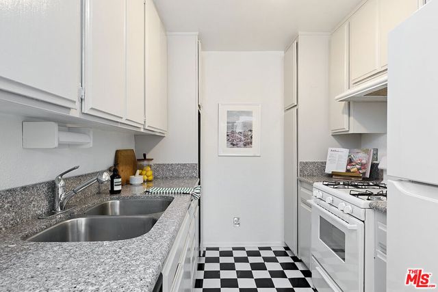 3325 Bagley Avenue 107, Los Angeles, CA 90034