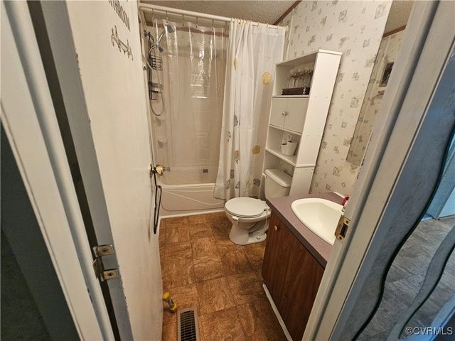 6270 Sturgeon Point Rd, Providence Forge, VA 23140