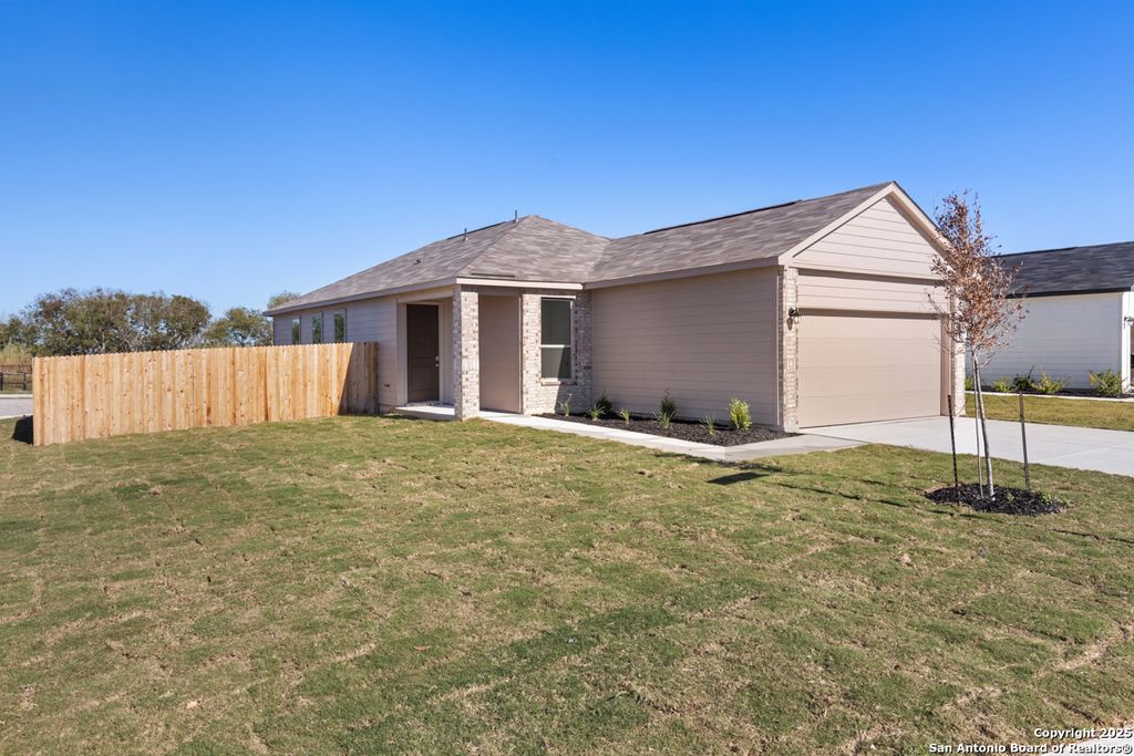 400 PANTHER PASS, Seguin, TX 78155