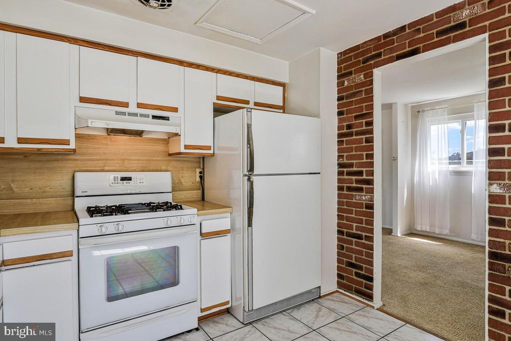 Image 13 of property listing at 13307 CHALFONT AVE, Fort Washington, MD 20744
