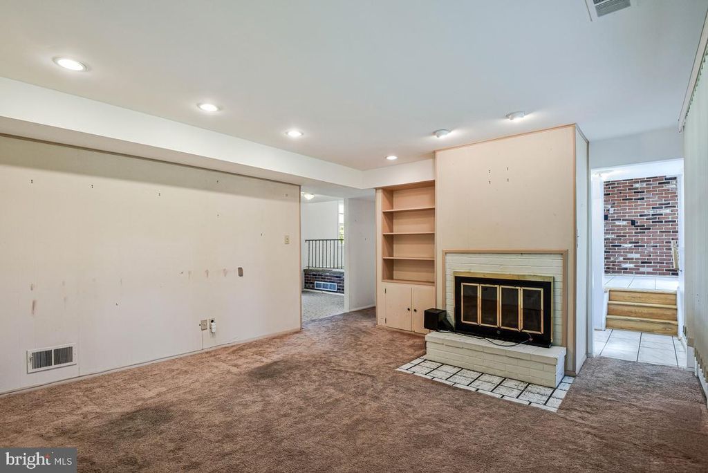 Image 17 of property listing at 13307 CHALFONT AVE, Fort Washington, MD 20744