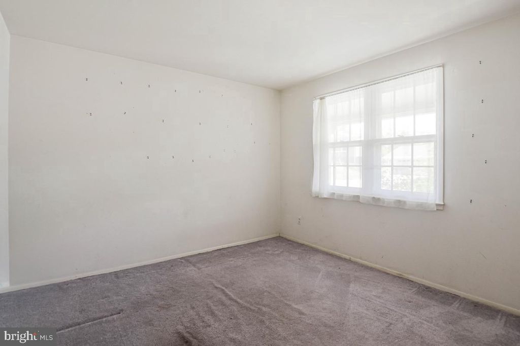 Image 19 of property listing at 13307 CHALFONT AVE, Fort Washington, MD 20744