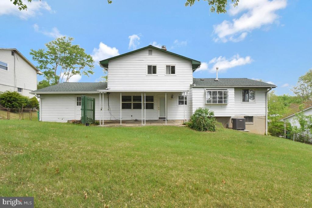 Image 36 of property listing at 13307 CHALFONT AVE, Fort Washington, MD 20744