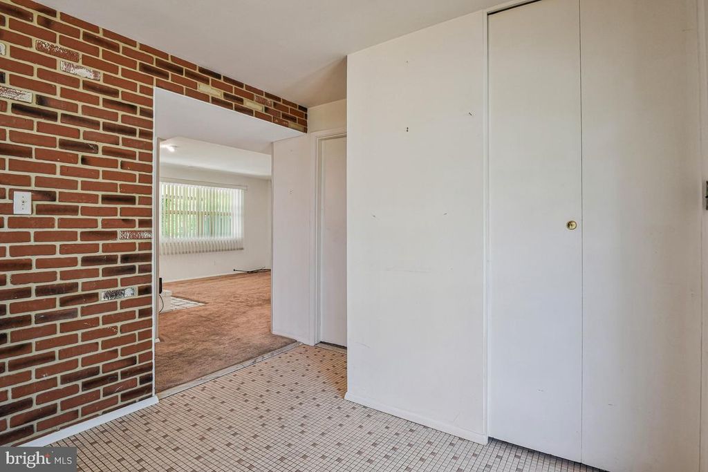 Image 6 of property listing at 13307 CHALFONT AVE, Fort Washington, MD 20744