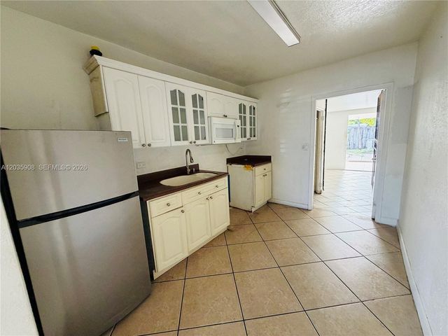 1550 E 10th Avenue, Hialeah, FL 33010