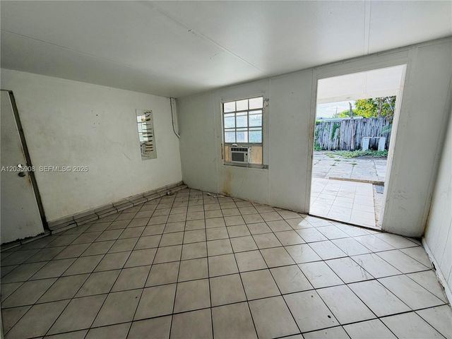 1550 E 10th Avenue, Hialeah, FL 33010