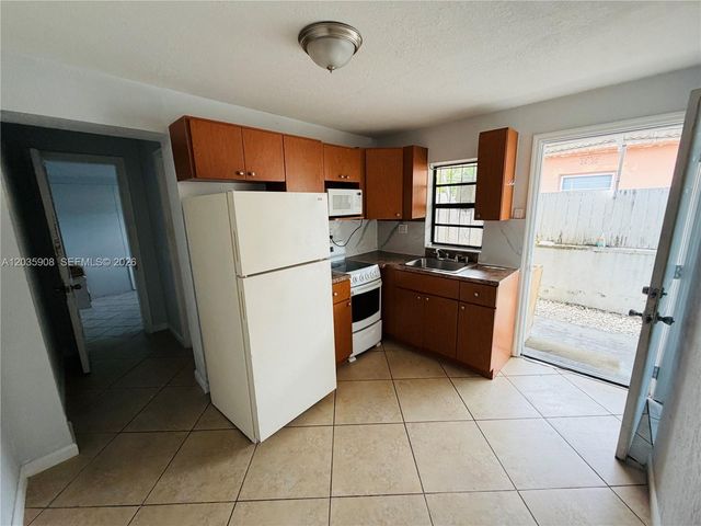 1550 E 10th Avenue, Hialeah, FL 33010