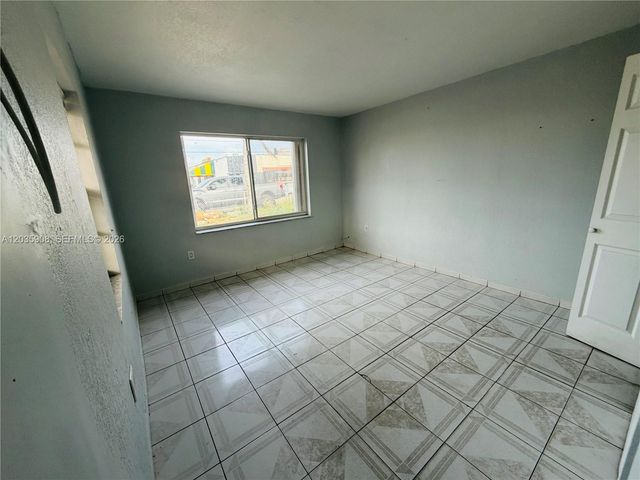 1550 E 10th Avenue, Hialeah, FL 33010