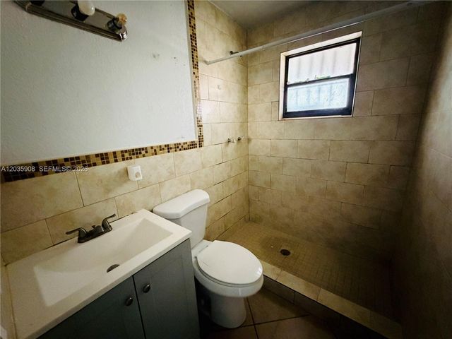 1550 E 10th Avenue, Hialeah, FL 33010