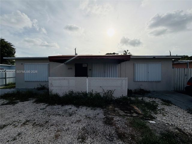 1550 E 10th Avenue, Hialeah, FL 33010