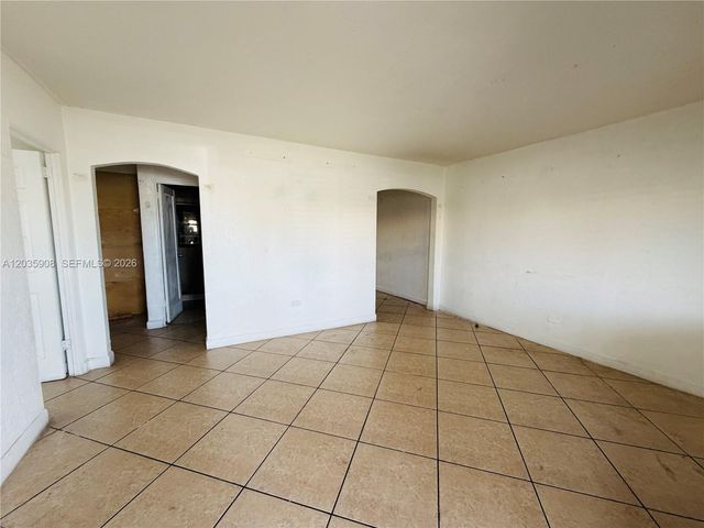 1550 E 10th Avenue, Hialeah, FL 33010