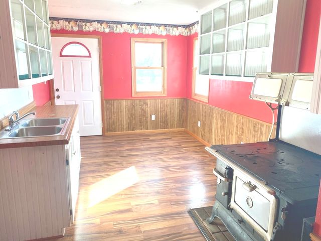 210 S 1st Street, Holcomb, IL 61043