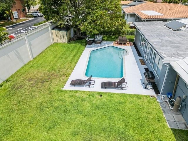 13 Little Harbor Way, Deerfield Beach, FL 33441
