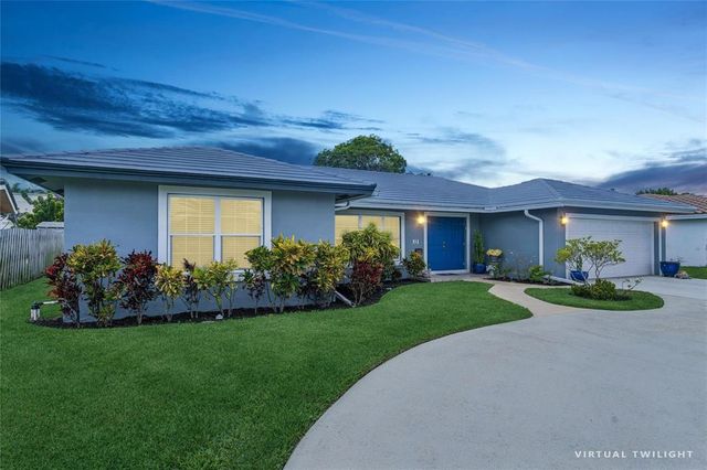 13 Little Harbor Way, Deerfield Beach, FL 33441