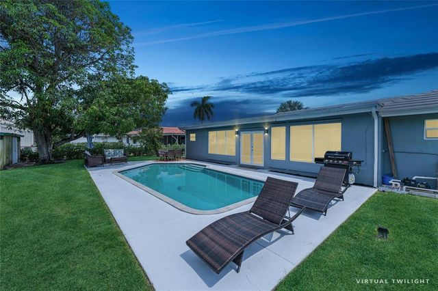 13 Little Harbor Way, Deerfield Beach, FL 33441